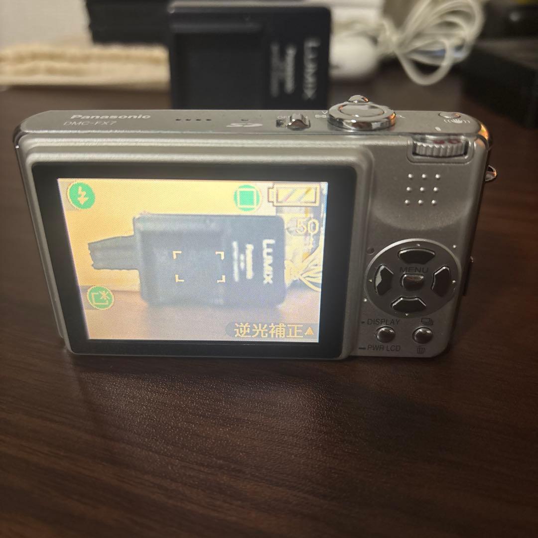 LUMIX コンパクトデジタルカメラ FX7