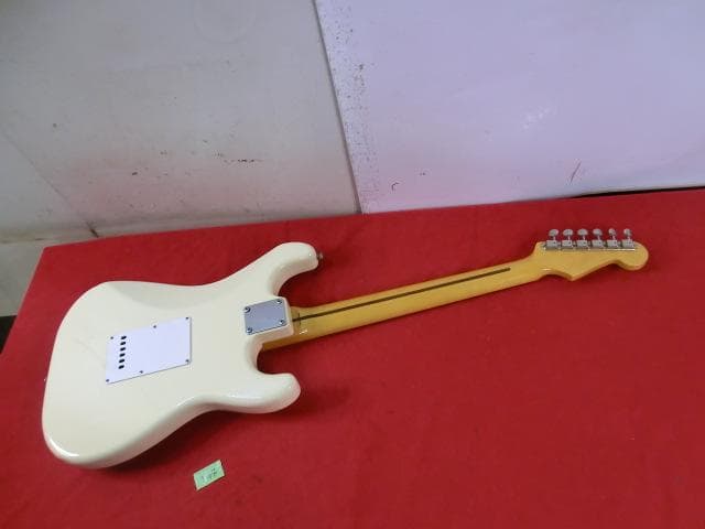 147：Fender Stratocaster　フェンダー　日本製　ジャンク