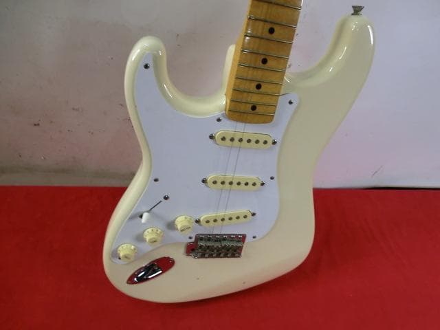 147：Fender Stratocaster　フェンダー　日本製　ジャンク