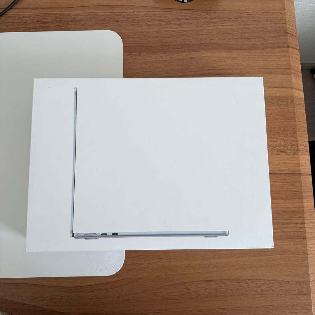 13インチMacBook Air (M4) スカイブルー　ケース、フィルム付き