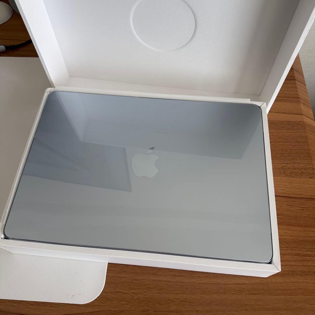 13インチMacBook Air (M4) スカイブルー　ケース、フィルム付き