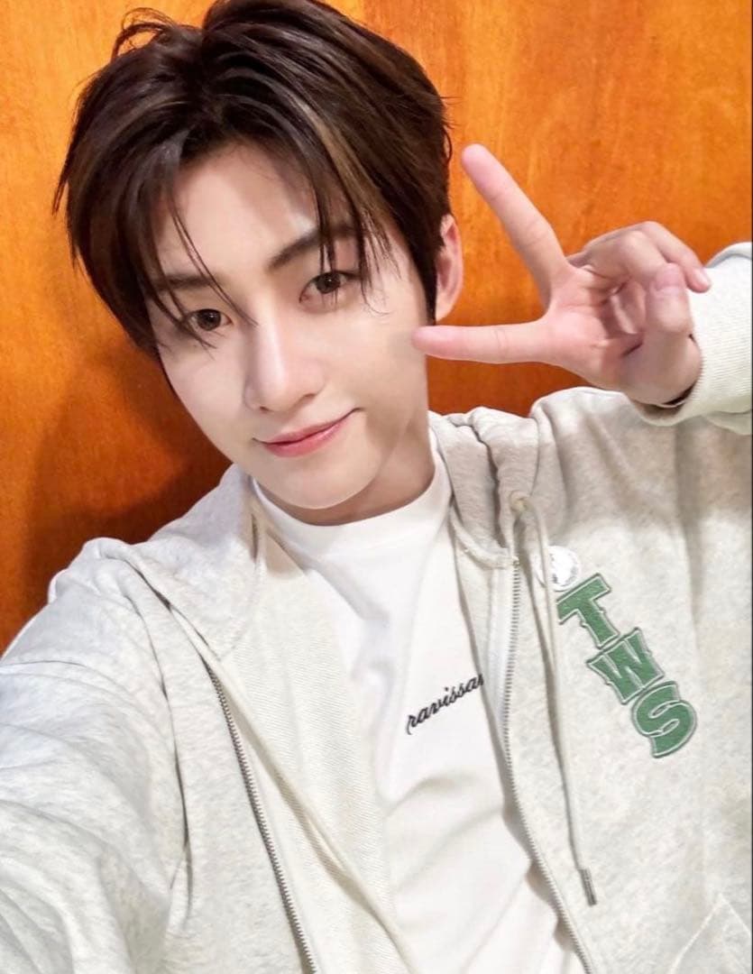 WEGO TWS　未開封　グラフィックZIPパーカー Lサイズ