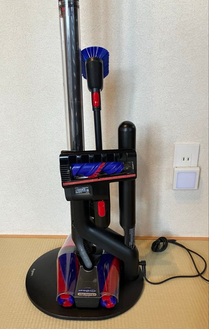 予備バッテリー付 DysonPencilVac Fluffycones SV50