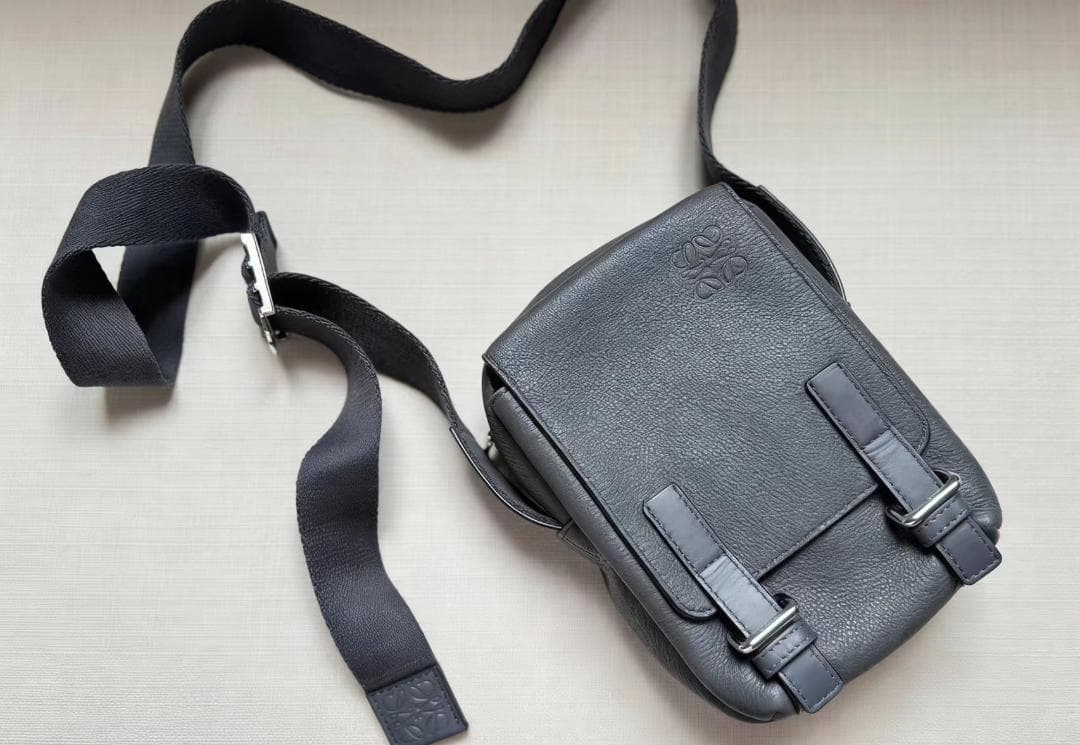 グレー 粒革 縦型 ミニショルダーバッグ ユニセックス 通勤用 新品