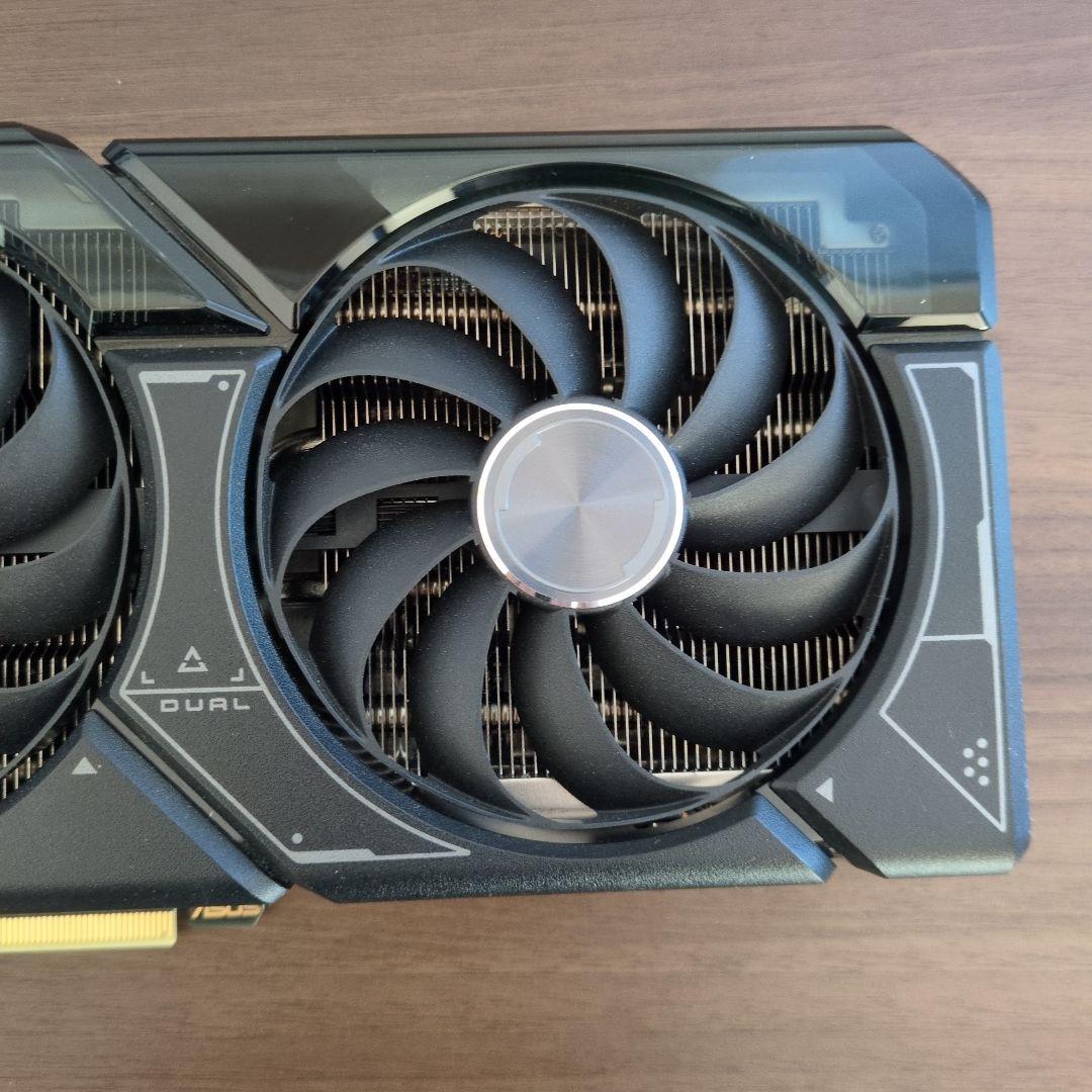 グラフィックボード・グラボ・ビデオカード asus geforce rtx4070 12GB dual OC