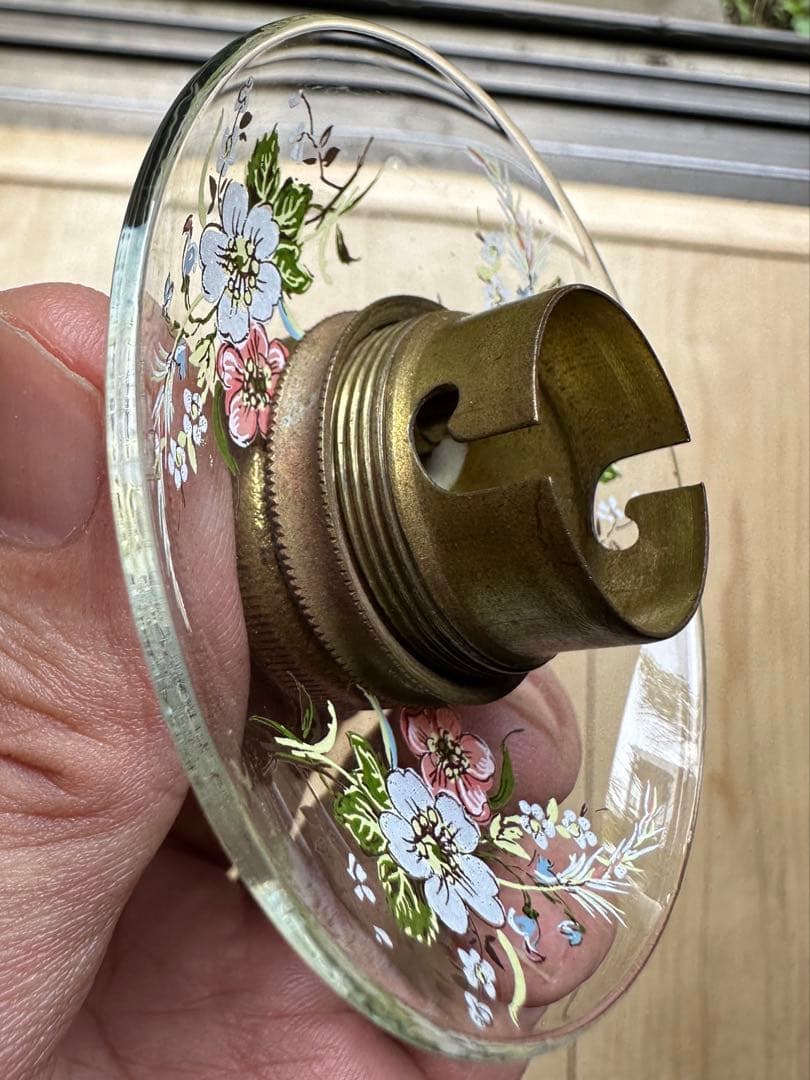 フランス アンティーク 可愛らしいフローラルの絵付けがされた小さなアトリエランプ