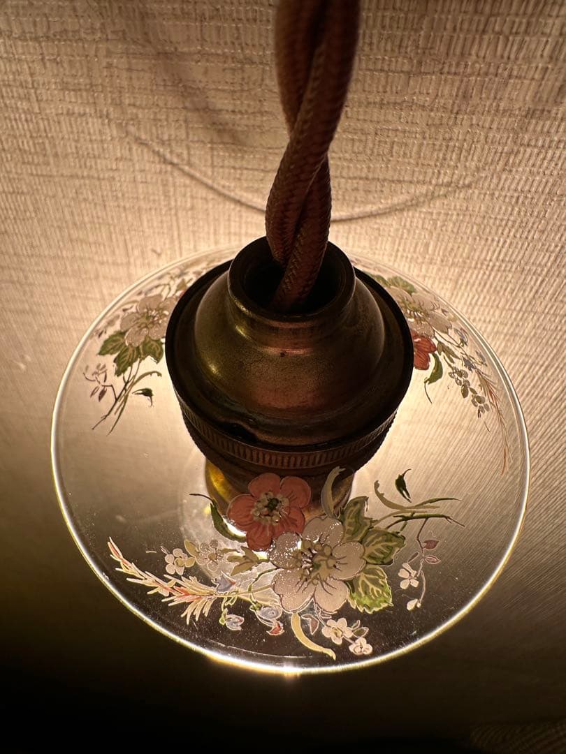 フランス アンティーク 可愛らしいフローラルの絵付けがされた小さなアトリエランプ