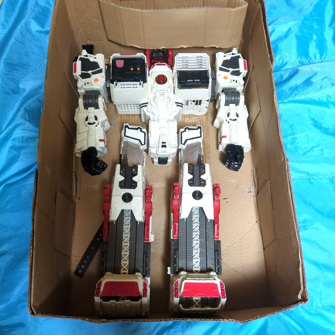 トランスフォーマージェネレーションズ TG-23 メトロプレックス