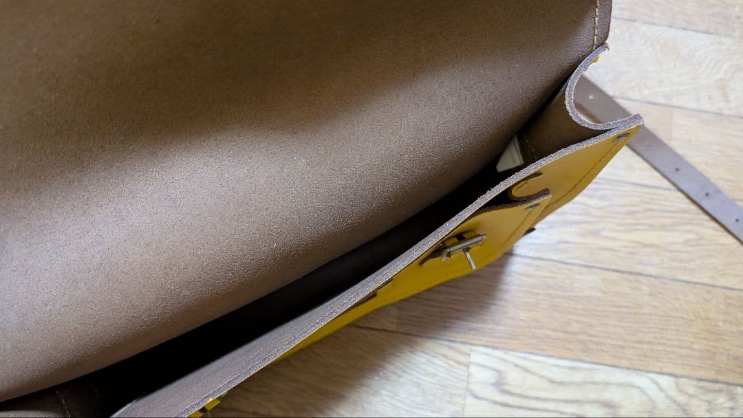 Zatchels イエロー レザー メッセンジャーバッグ