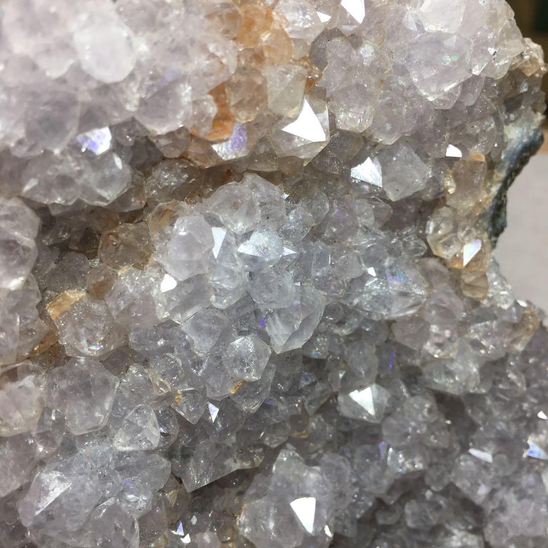 淡い紫水晶　アナンダライト　天然レインボー