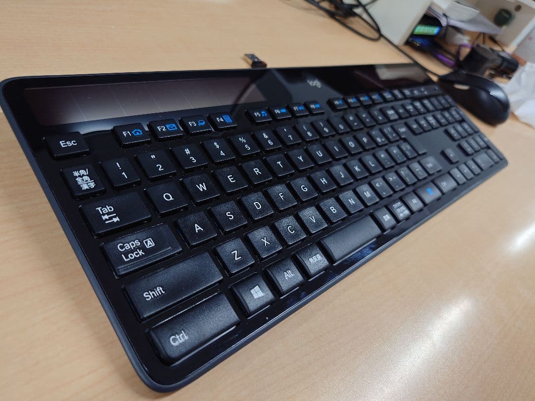 logicool ソーラーワイヤレスキーボード K750R