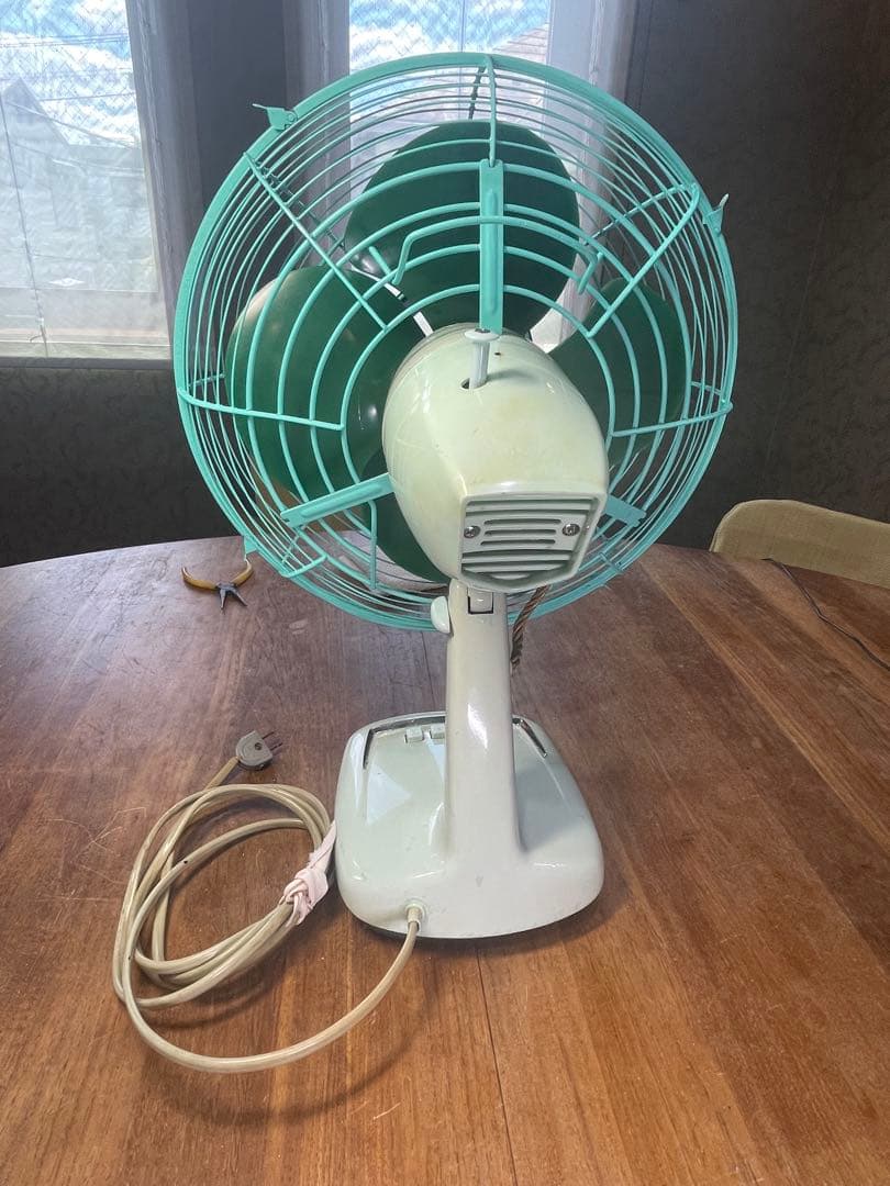 DarkGreenの涼しげな羽根 暑夏をecoに乗切る東芝扇風機　Grn2tne