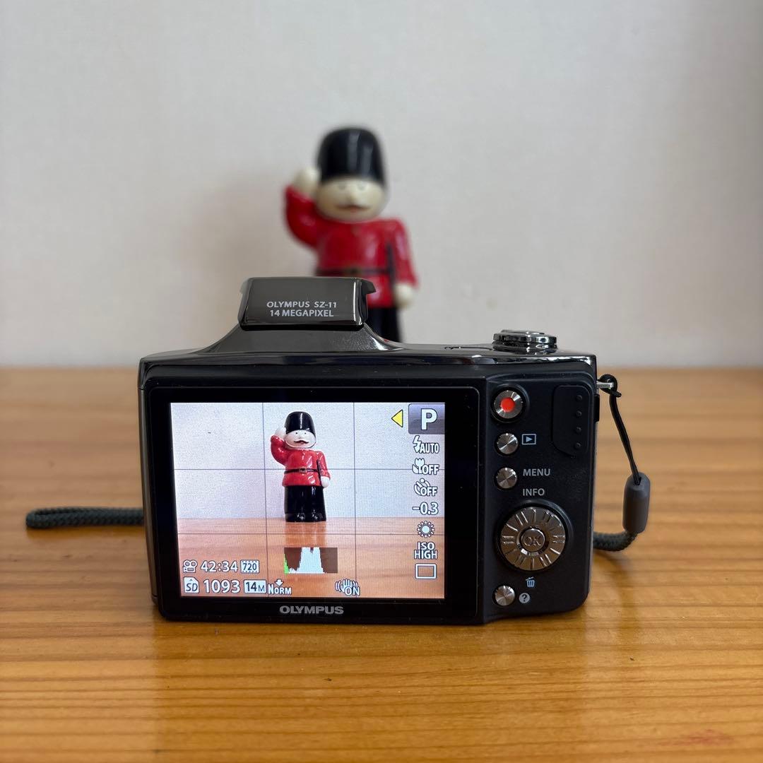 オリンパス　コンパクトデジカメ　20倍ズーム　SZ-11