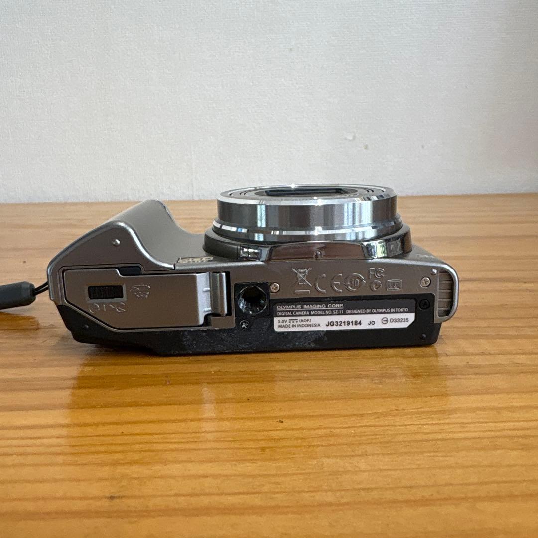 オリンパス　コンパクトデジカメ　20倍ズーム　SZ-11