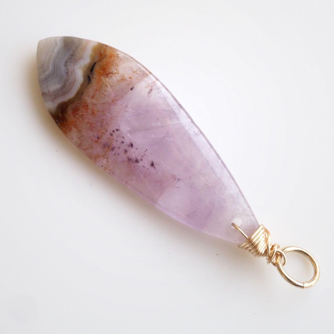 【una cool】ホワイト×アバロン×ブラックシェルの大粒ペアシェイプ