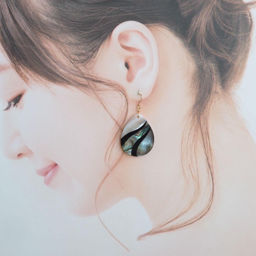【una cool】ホワイト×アバロン×ブラックシェルの大粒ペアシェイプ