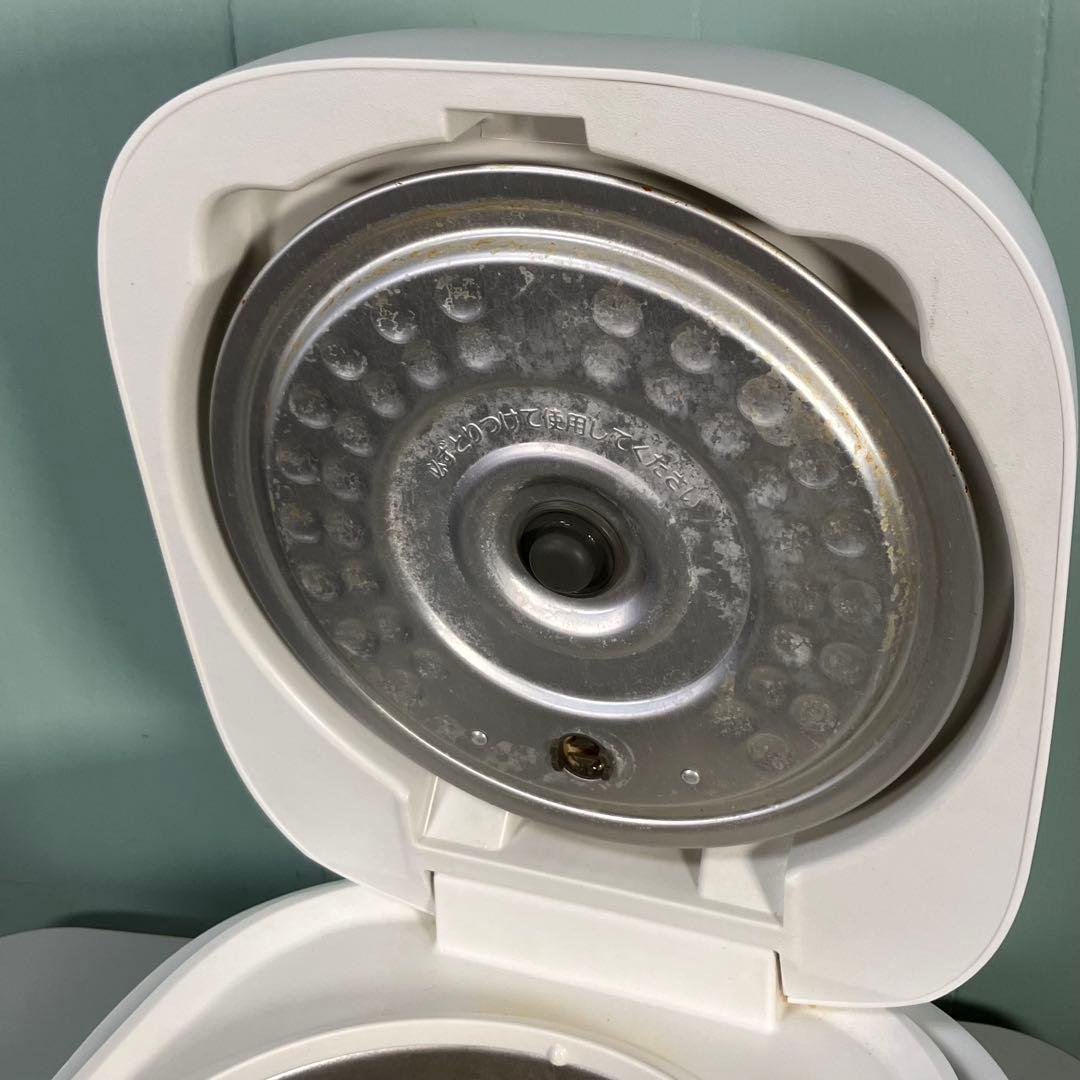 【2024年製】タイガーマイコンジャー炊飯器 3号 ホワイト JBS-A055