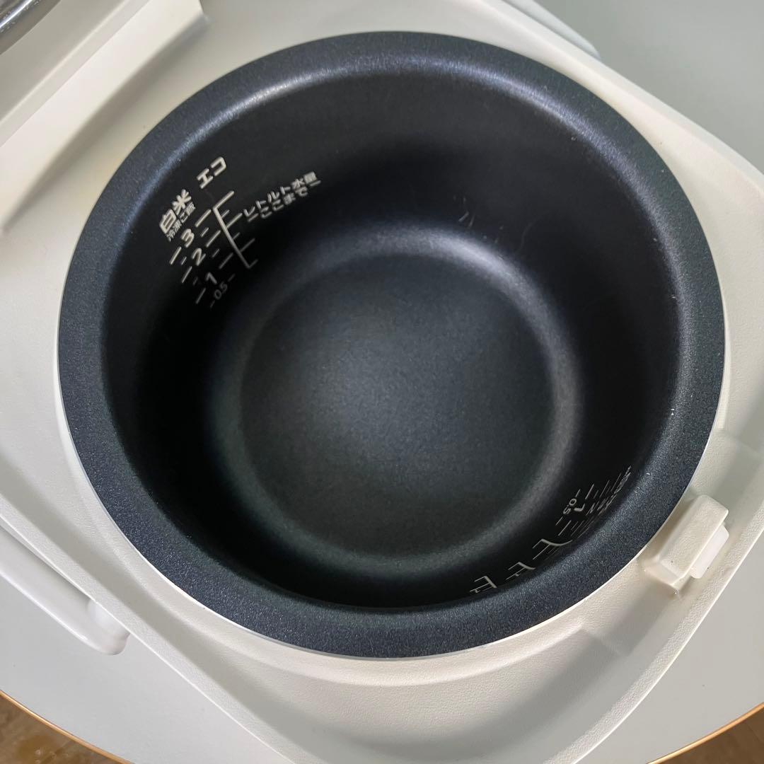 【2024年製】タイガーマイコンジャー炊飯器 3号 ホワイト JBS-A055