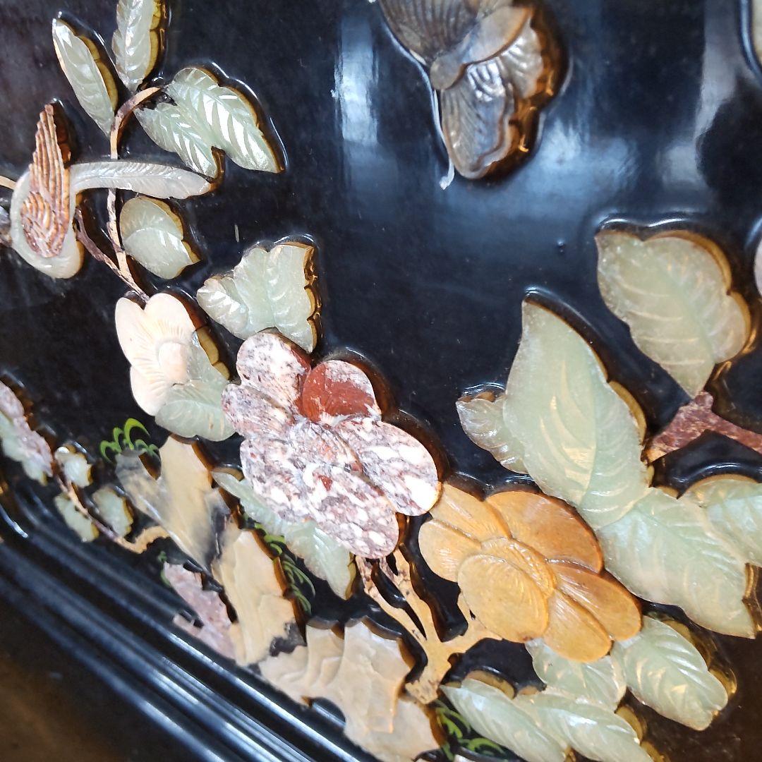 貴重　飾り棚〜天然宝石翡翠？等多数、螺鈿とは異ります。