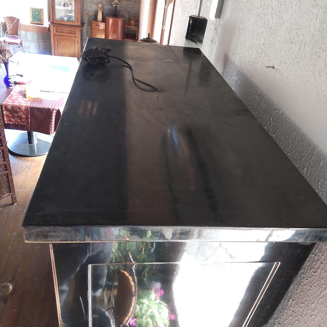 貴重　飾り棚〜天然宝石翡翠？等多数、螺鈿とは異ります。