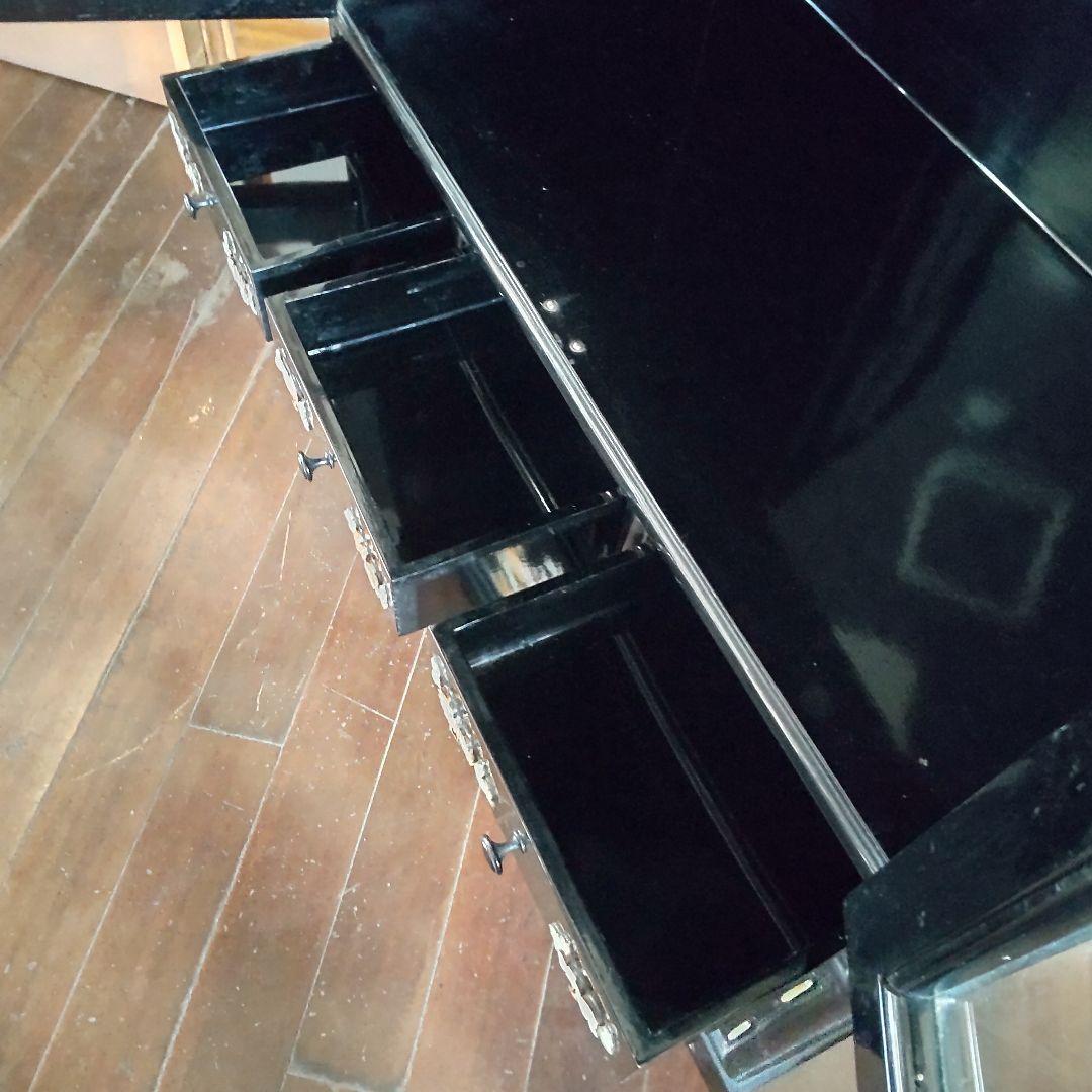 貴重　飾り棚〜天然宝石翡翠？等多数、螺鈿とは異ります。