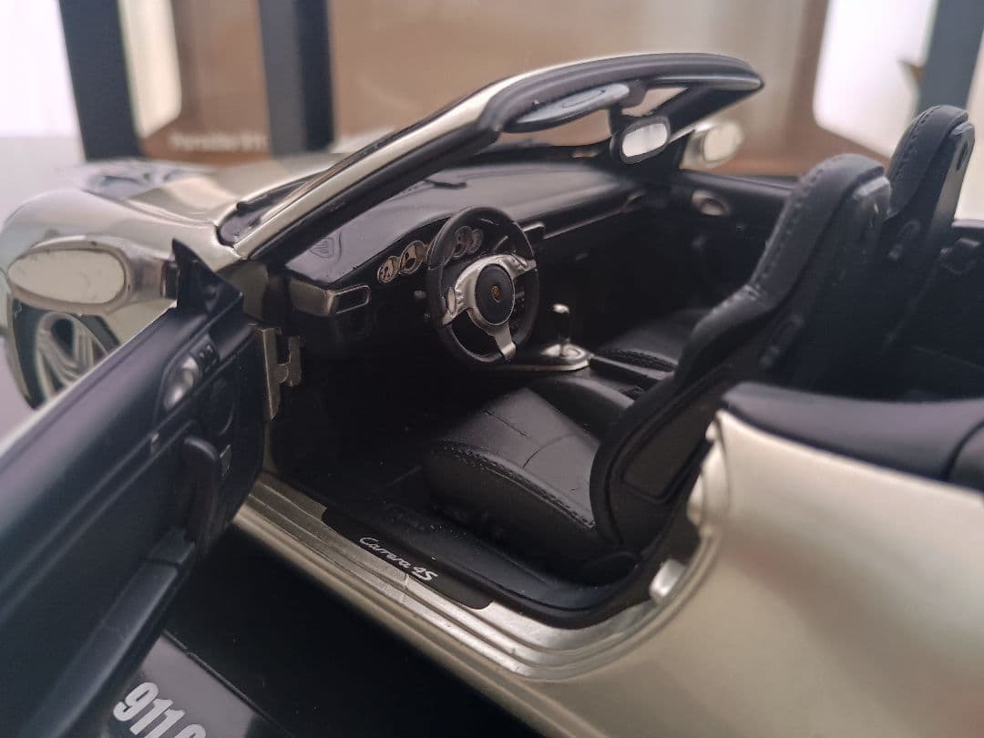 ノレブ NOREV ポルシェ 911 カレラ4S 997-2 2008 1/18