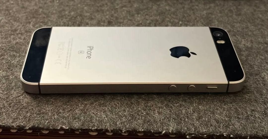 動作品 iPhone SE1 SE 第1世代 グレイ 16GB