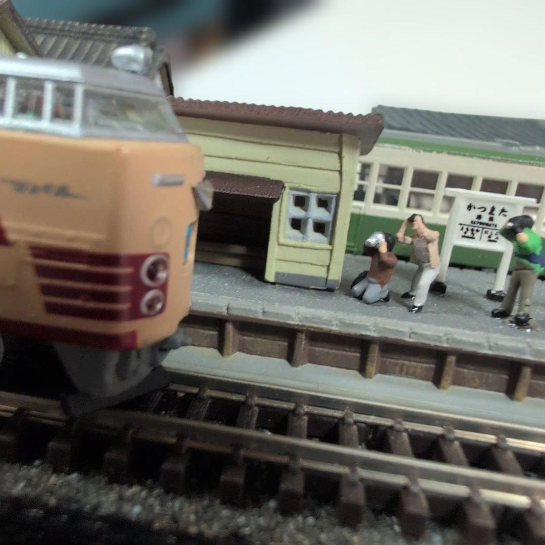 （11）鉄道情景ジオラマ（Nゲージ）No.11「特急『雷鳥』停車の駅風景」