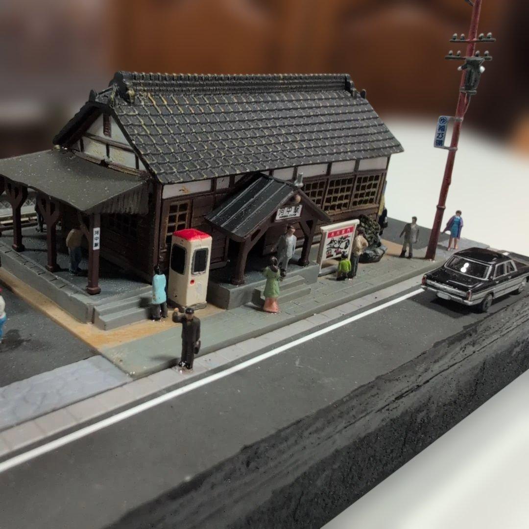 （11）鉄道情景ジオラマ（Nゲージ）No.11「特急『雷鳥』停車の駅風景」