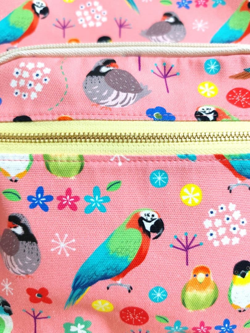 コンゴウインコ　ズグロシロハラインコ　ウロコ　コザクラインコ　リュック