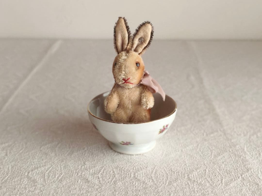 * vintage steiff ୨୧ * 立ち姿の かわいいウサちゃん