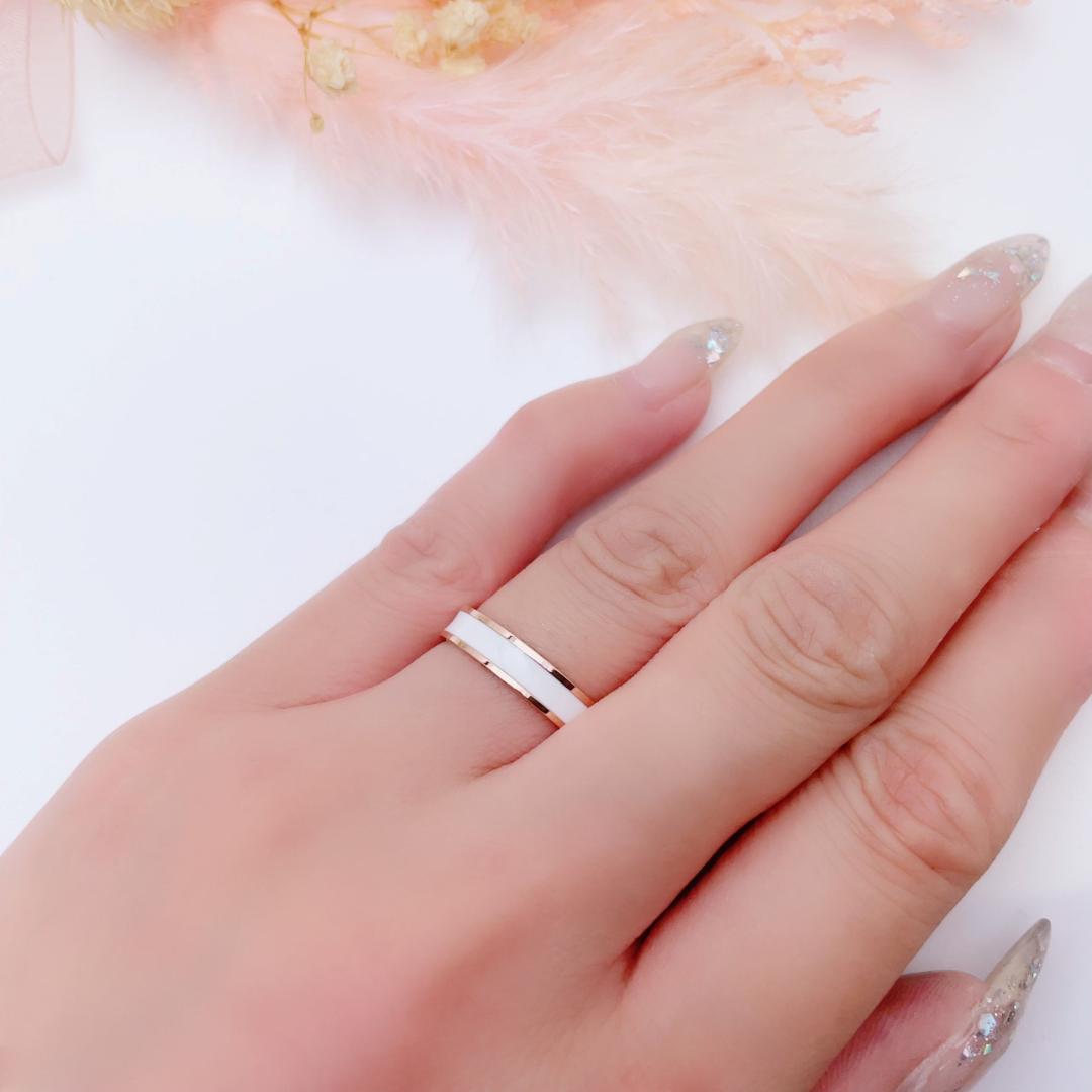 優雅なハーモニーを奏でるペアリング＊ ブラック ホワイト 指輪 刻印 ステンレス
