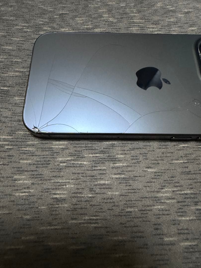 iPhone15Pro ブルーチタニウム 256GB 傷あり
