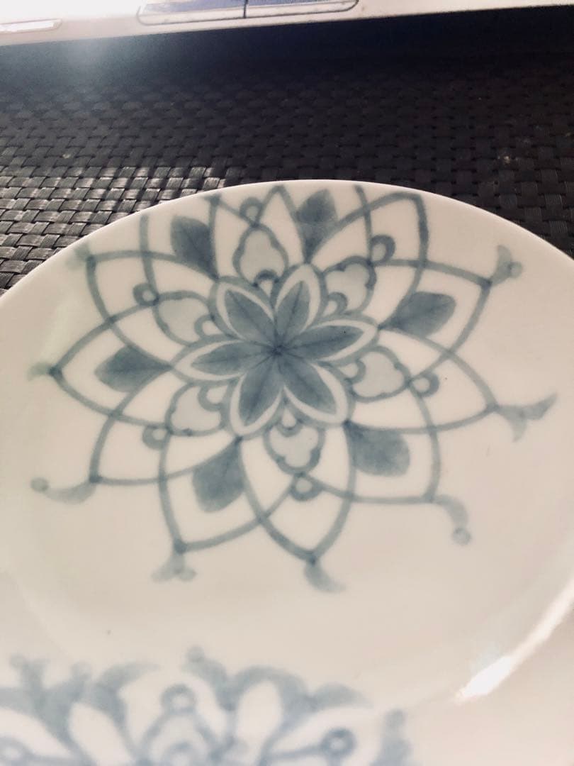 波佐見焼手描き染付盃　青い花模様の陶器皿 直径約20cm ¥17,000 未使用
