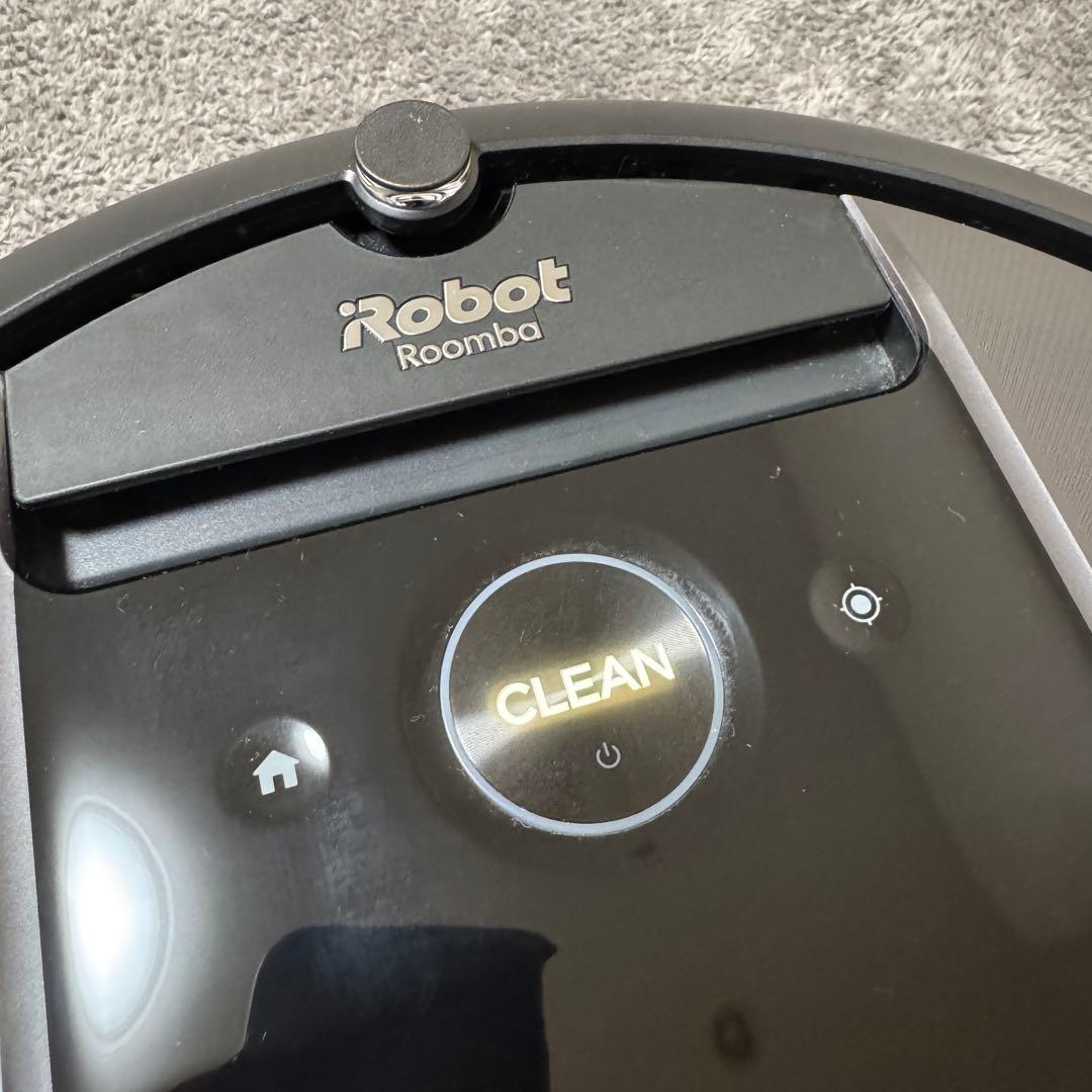 【美品】iRobot ルンバ i7+ クリーンベース付き　ロボット掃除機