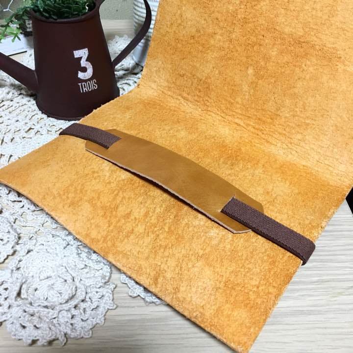 キラキラ♪様ご確認用 ヌメ革キャメルのB6手帳カバー用ペンホルダー