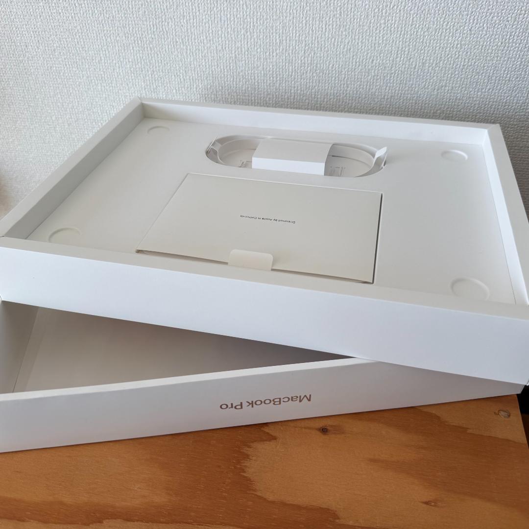 MacBook Pro 16インチ M1 Max (64GB / 2TB)