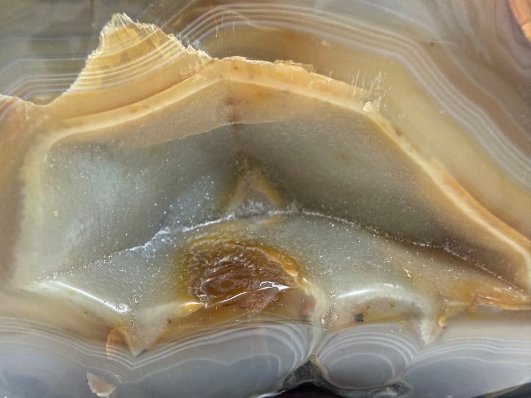 鑑賞石　ブラジル　レース•カーネリアン•アゲート 木製台座付き