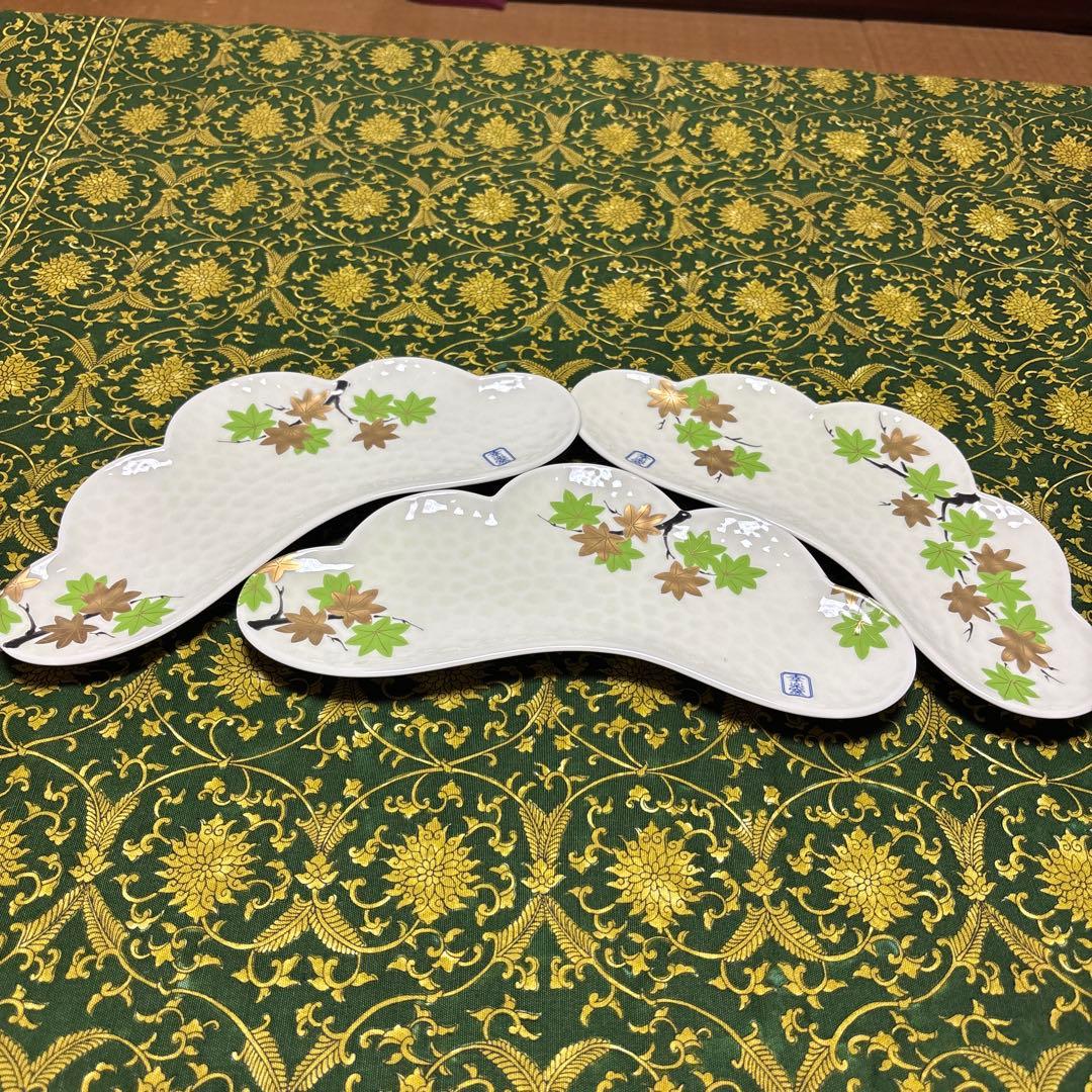 有田焼　松皿　　3枚