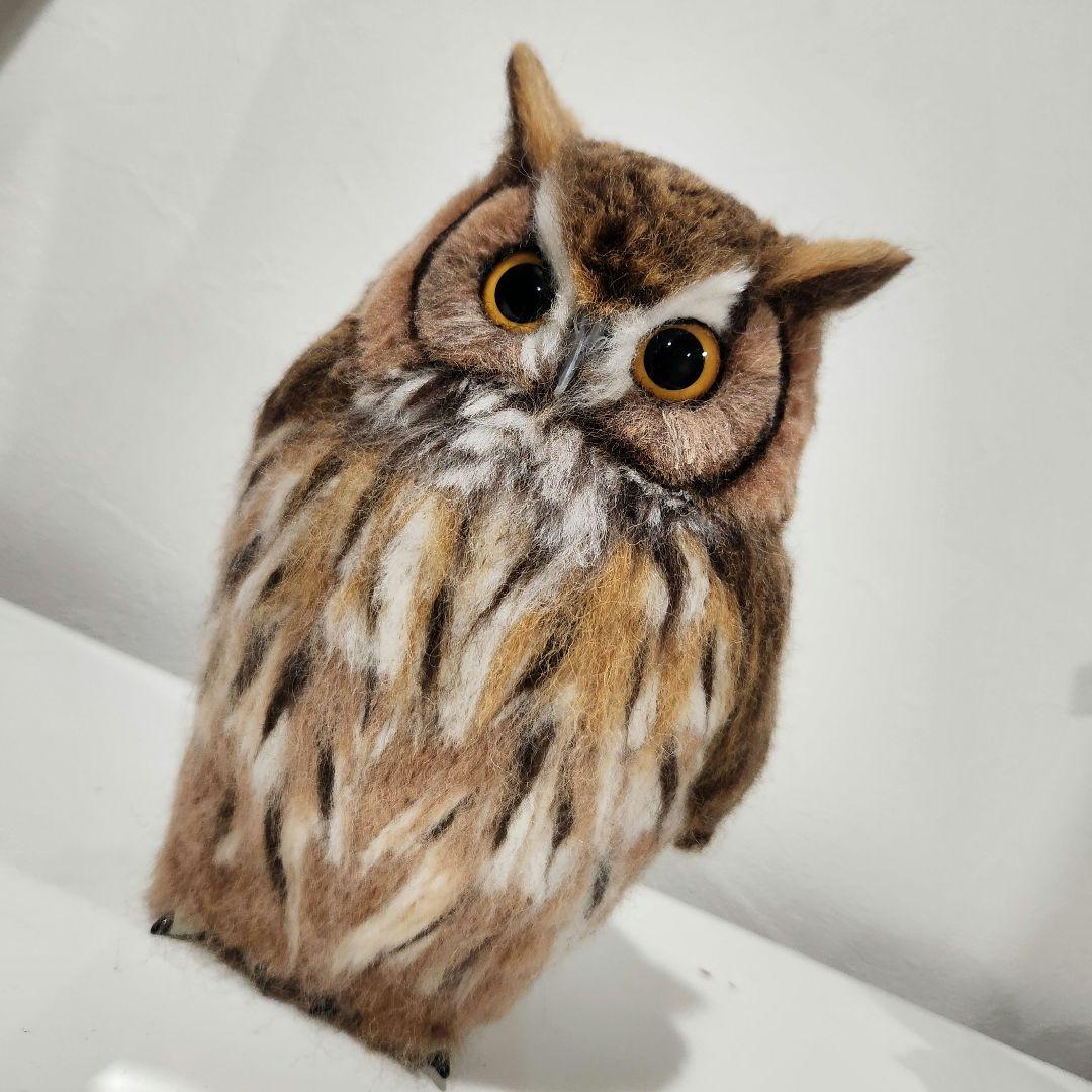 羊毛フェルト製置物　高さ約19cm トラフズク