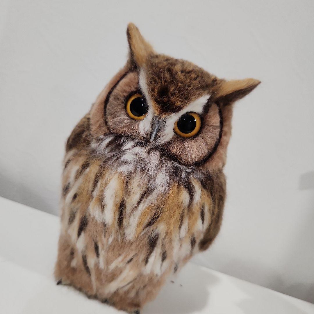 羊毛フェルト製置物　高さ約19cm トラフズク