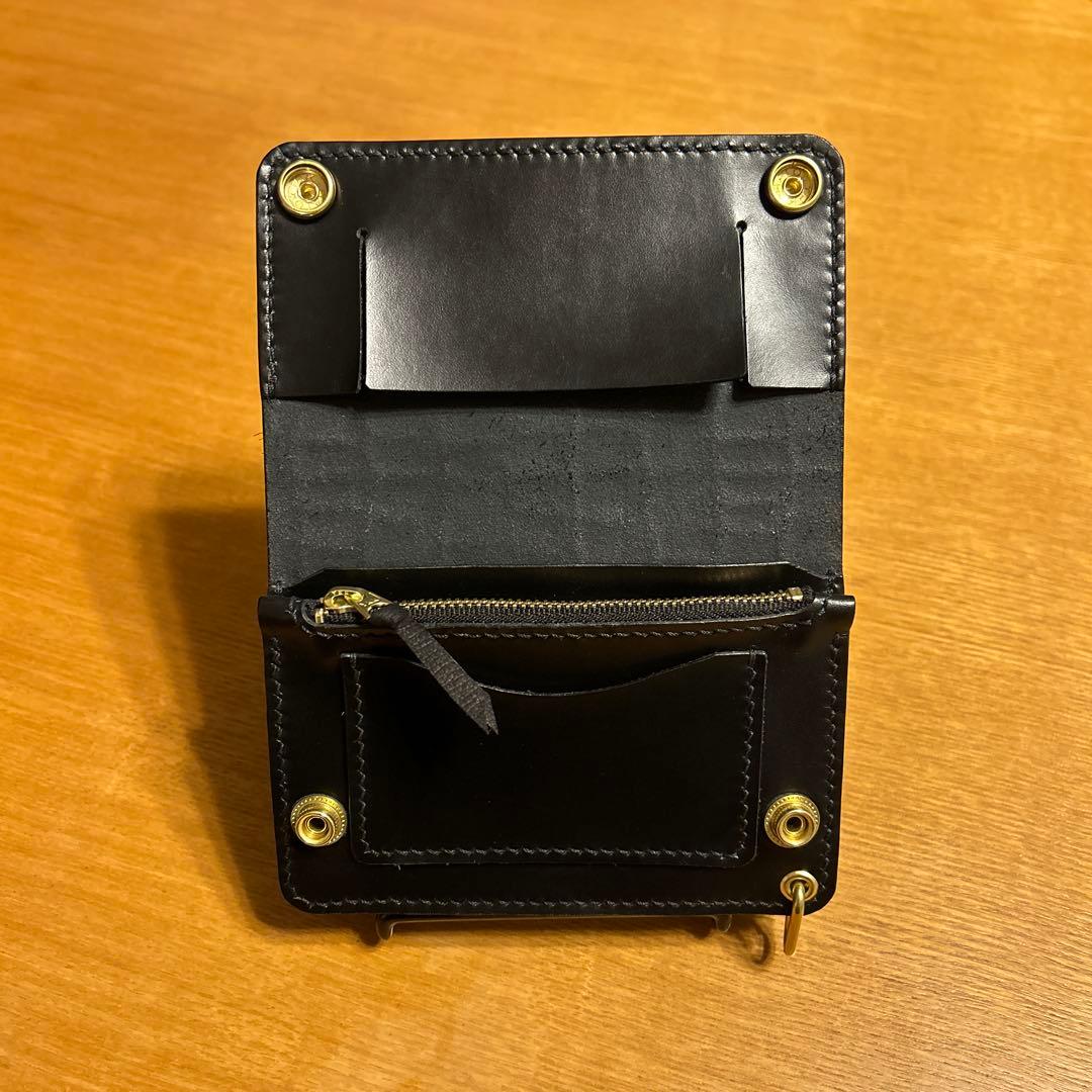 トラッカーウォレット　牛革クロコ型押し　2つ折り財布　ミドルウォレット