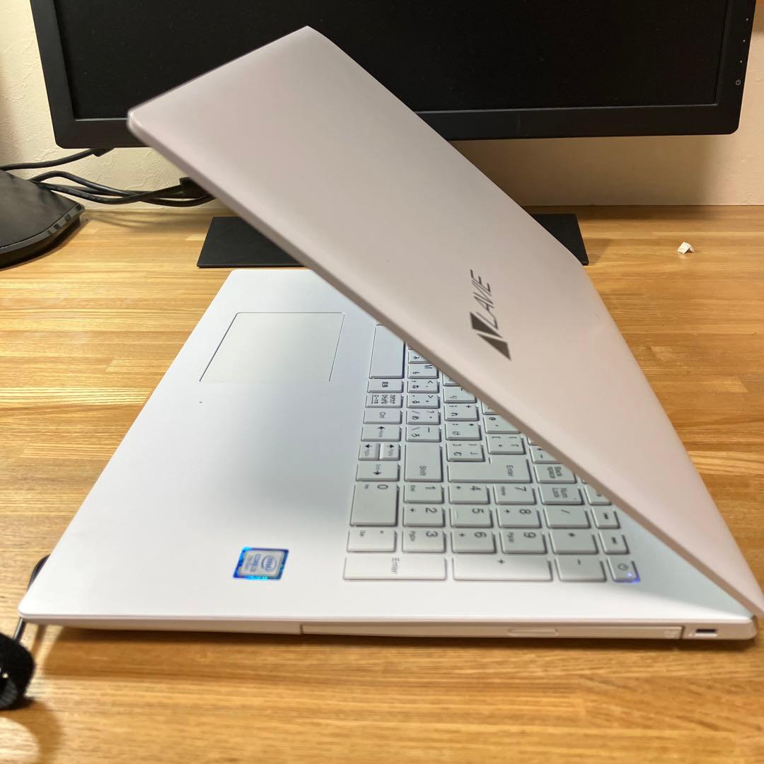 美品　NEC LAVIE NS300/K 白　第7世代i3 office付
