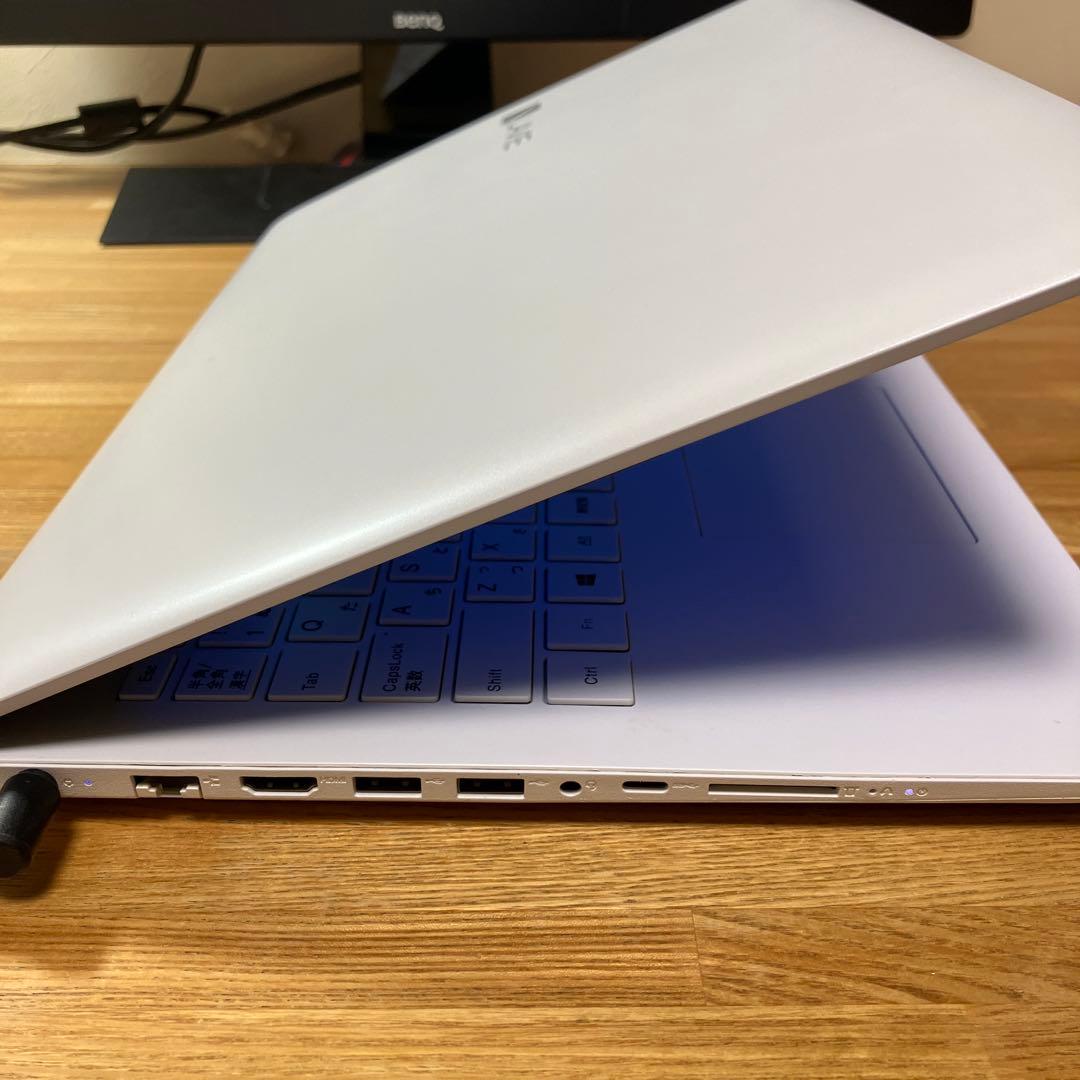 美品　NEC LAVIE NS300/K 白　第7世代i3 office付