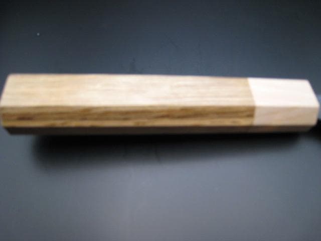 [新品未使用] 三徳包丁180mm黒打ち仕上げ 白紙1号 樫 八角