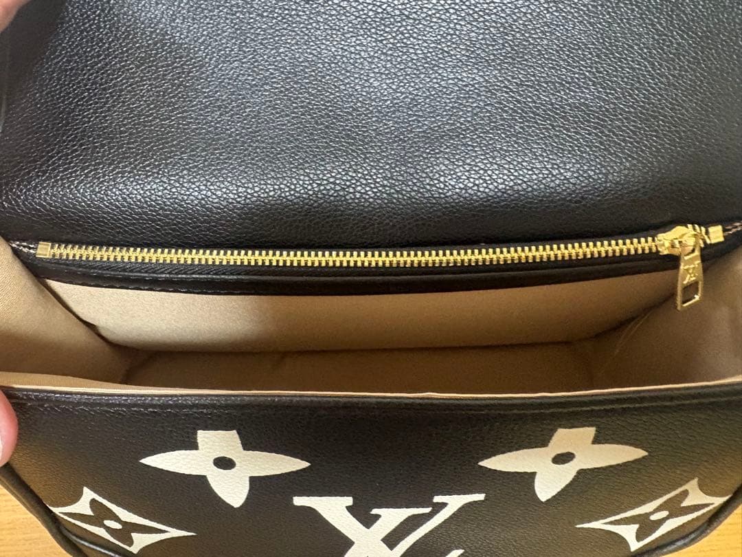 LOUIS VUITTON ブラック／ホワイト柄ノベルティバック