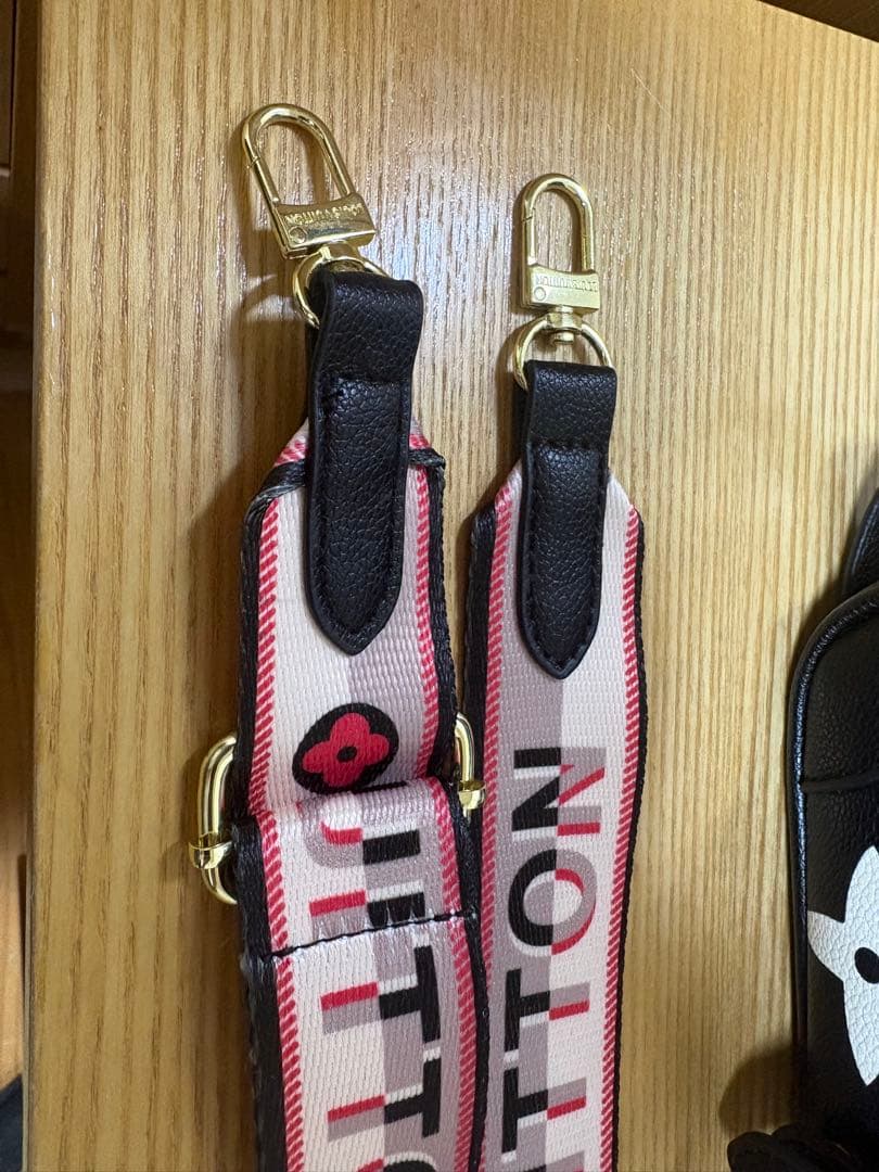 LOUIS VUITTON ブラック／ホワイト柄ノベルティバック