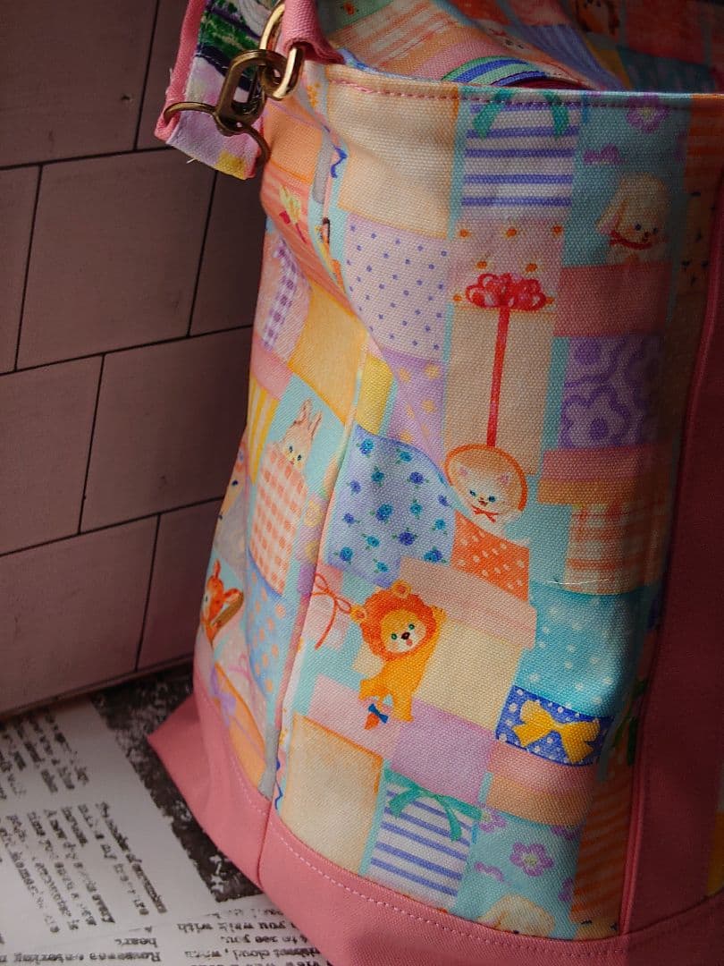 ユキエモン柄　パネル　ファスナー付き　トートバッグ　ショルダー紐と巾着