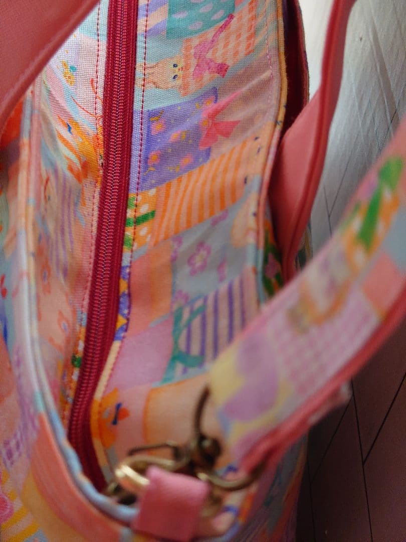 ユキエモン柄　パネル　ファスナー付き　トートバッグ　ショルダー紐と巾着