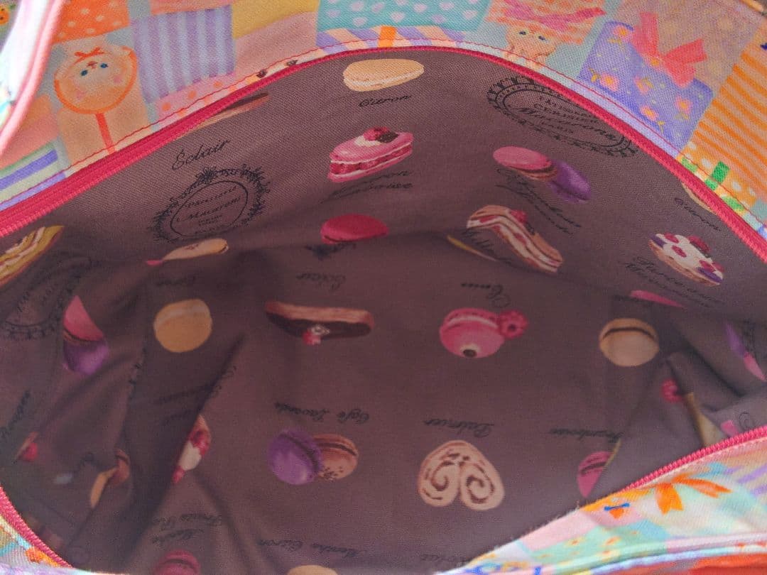 ユキエモン柄　パネル　ファスナー付き　トートバッグ　ショルダー紐と巾着